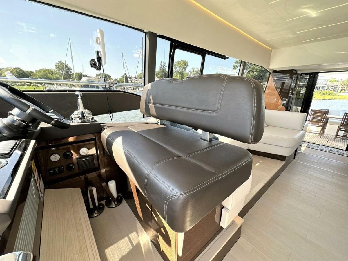 2022 Prestige 59 
