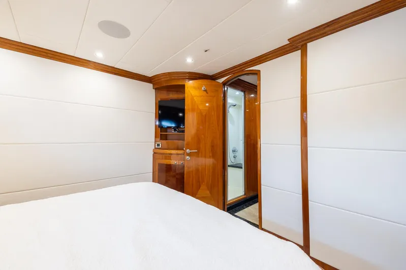 Ocean 1 Yacht Photos Pics 