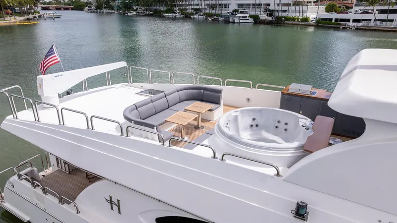 Ocean 1 Yacht Photos Pics 2008 Hargrave Sky Lounge yacht with jacuzzi and seating area on deck.
