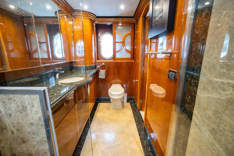 Ocean 1 Yacht Photos Pics 