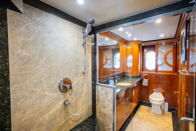 Ocean 1 Yacht Photos Pics 