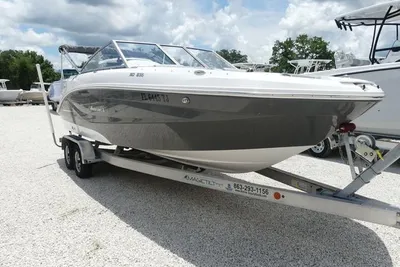 Hurricane SunDeck 235 OB