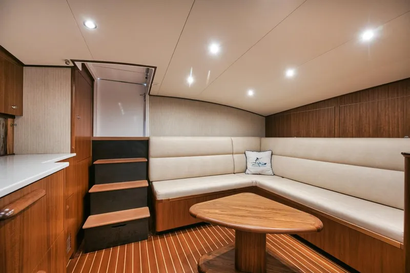 Coral C Yacht Photos Pics Salon/Cabin Entrance