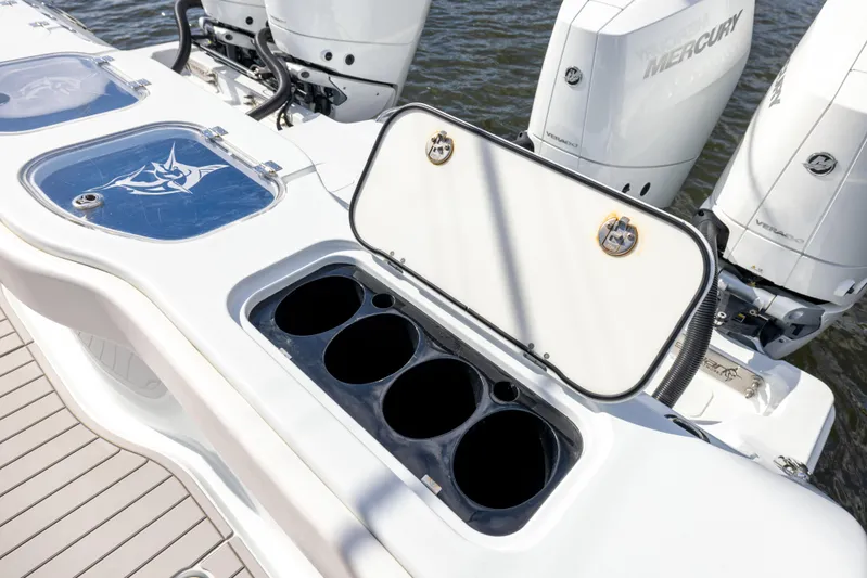 47 Freeman 2022 Yacht Photos Pics Freeman 47 2022 - Exterior Cockpit