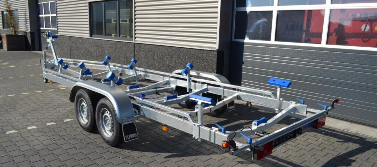 Neuf 2023 Vlemmix 3500 kg Trailer | YachtFocus