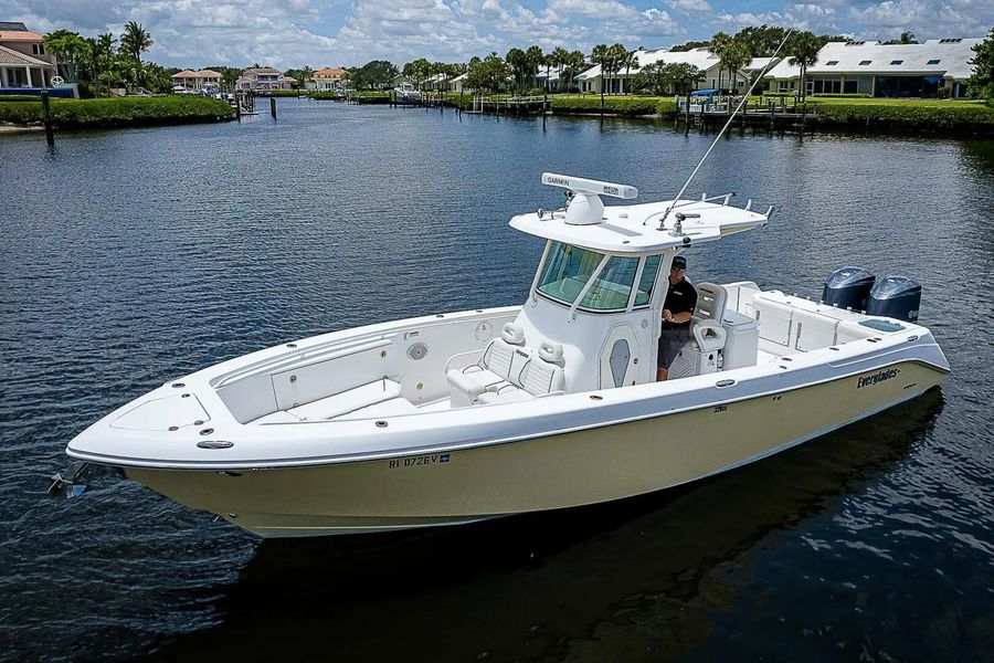 2010 Everglades Center Console