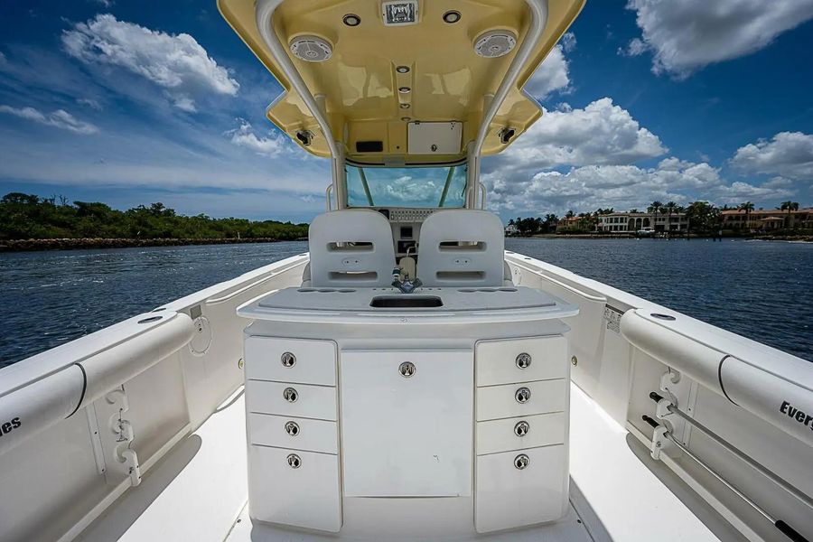 2010 Everglades Center Console