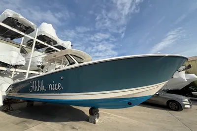 2018 Pursuit S 368 Sport