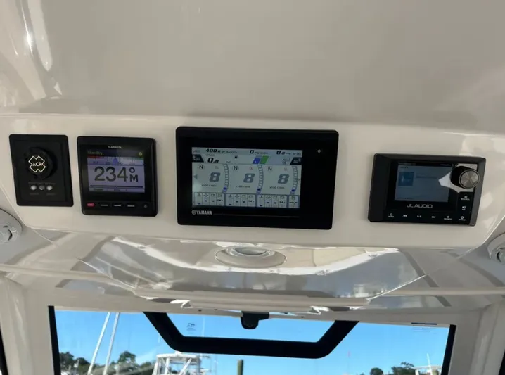 "ahhh Nice" Yacht Photos Pics 2018 Pursuit S 368 Sport boat console with Garmin and Yamaha displays.