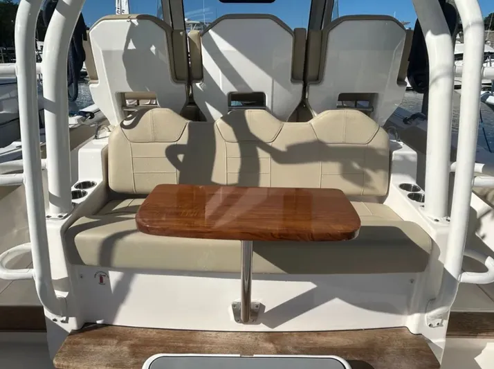 "ahhh Nice" Yacht Photos Pics Interior of a 2018 Pursuit S 368 Sport boat.
