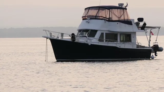 Mano 1 Yacht Photos Pics 