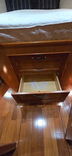 Mano 1 Yacht Photos Pics 