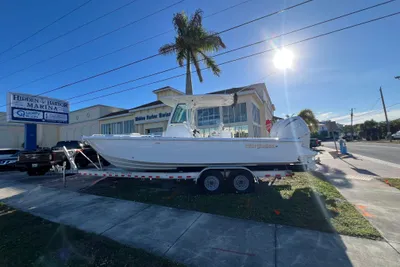 Everglades 273 Center Console
