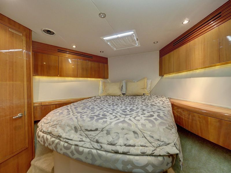 2004 Hatteras 54 Convertible