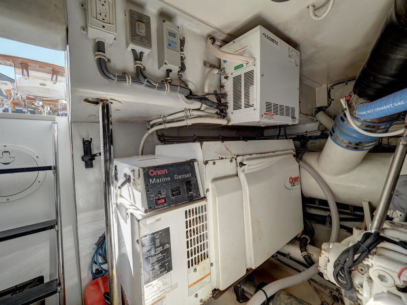 2004 Hatteras 54 Convertible