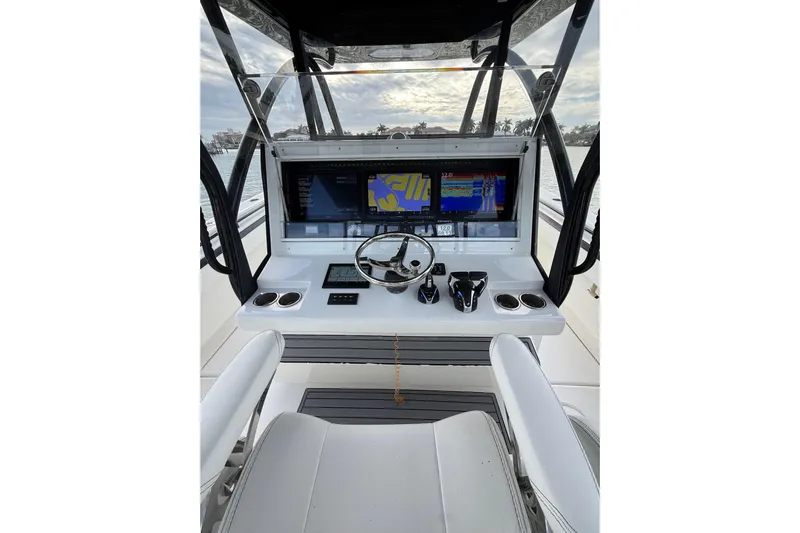  Yacht Photos Pics 2020 SeaHunter 41 CTS boat helm with advanced navigation displays and controls.