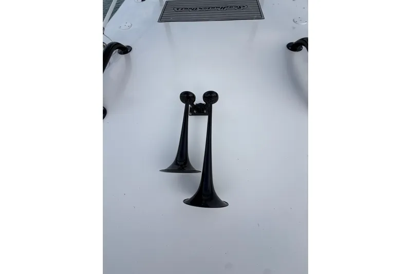  Yacht Photos Pics 2020 SeaHunter 41 CTS boat deck with dual black horns.