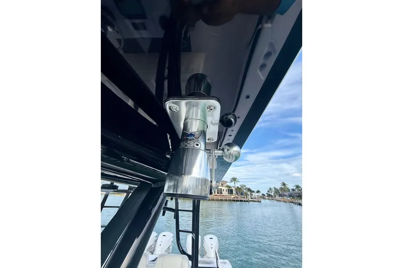  Yacht Photos Pics 2020 SeaHunter 41 CTS boat detail with water and palm trees in the background.