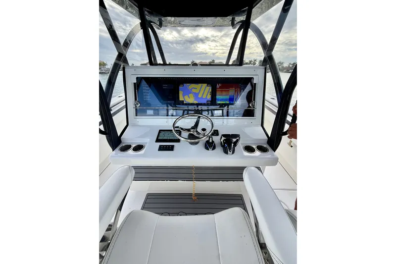  Yacht Photos Pics 2020 SeaHunter 41 CTS boat dashboard with modern navigation and control systems.