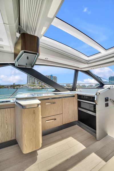 2019 Azimut 60