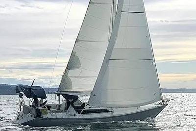C&C 33-2 Sloop