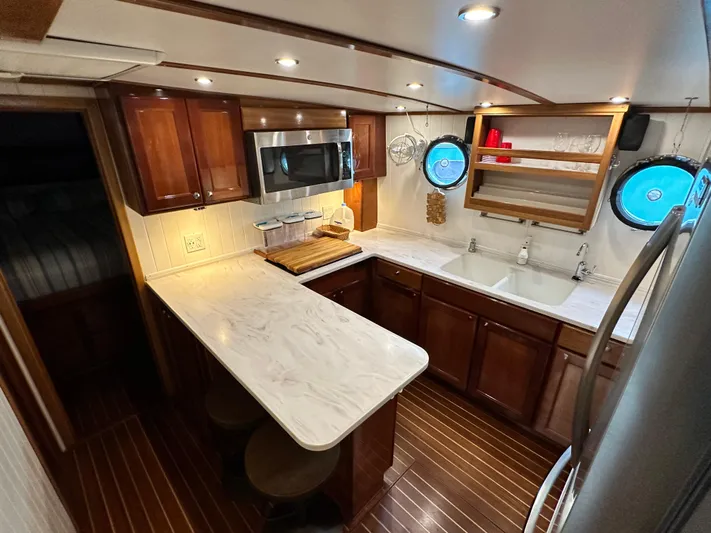 Magnolia Yacht Photos Pics 