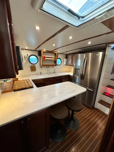 Magnolia Yacht Photos Pics 