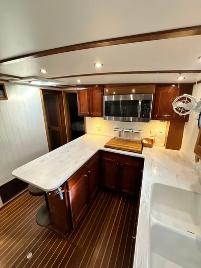 Magnolia Yacht Photos Pics 