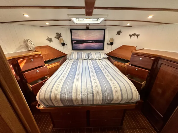 Magnolia Yacht Photos Pics 