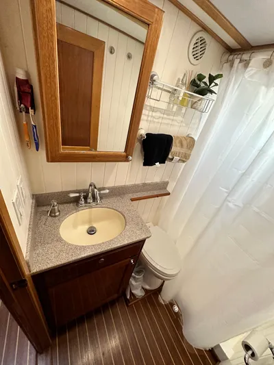 Magnolia Yacht Photos Pics 