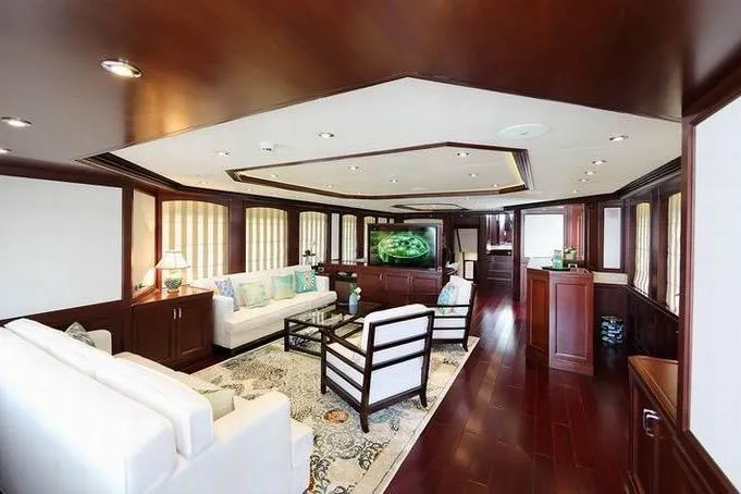 Samsara Yacht Photos Pics Luxurious 2017 Custom Dauntless yacht interior with elegant wood finishes and modern furnishings.