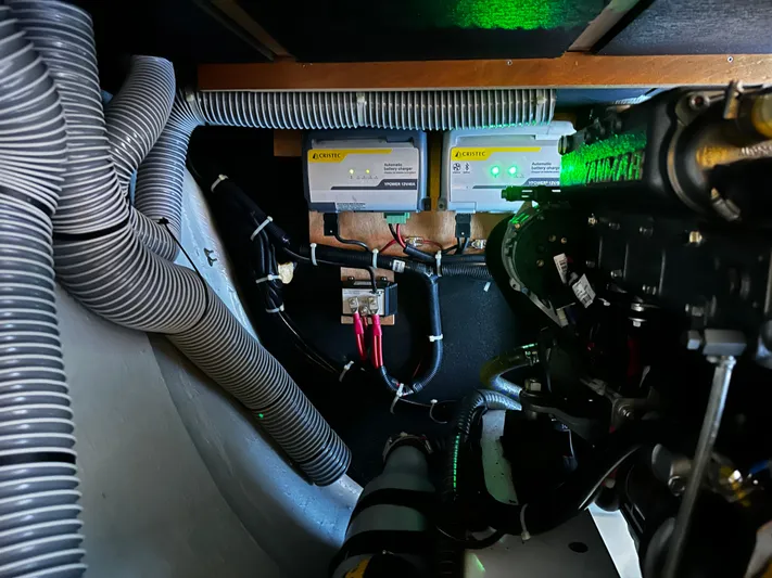 Flotation Therapy Yacht Photos Pics Starboard Engine Bay-inboard