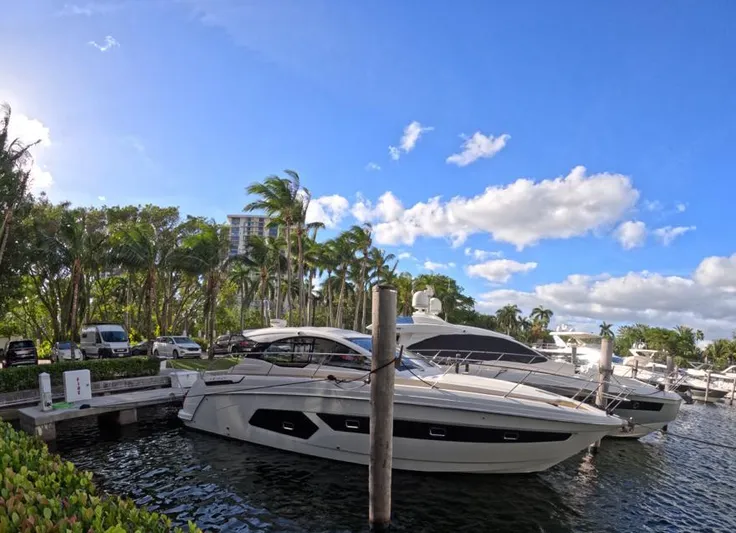 2016 Atlantis 43 Sport @ Florida Yacht Photos Pics 