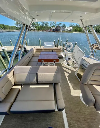 Galati Yacht Sales Trade Yacht Photos Pics 2017 Sea Ray 400 Fly-GYS TRADE- Flybridge 1