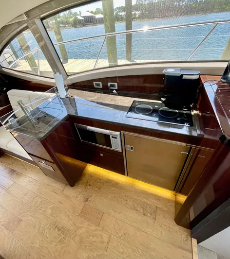 Galati Yacht Sales Trade Yacht Photos Pics 2017 Sea Ray 400 Fly  -GYS TRADE-  Galley