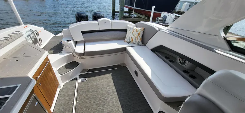  Yacht Photos Pics Luxurious 2018 Four Winns H350 OB boat interior with spacious seating and elegant design.