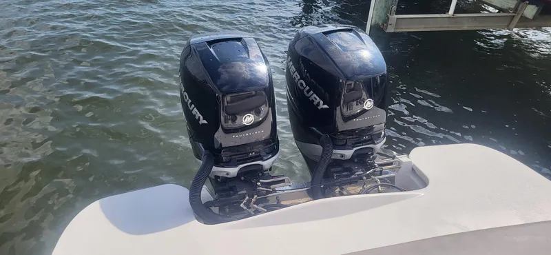  Yacht Photos Pics Twin Mercury outboard engines on a 2018 Four Winns H350 OB boat.