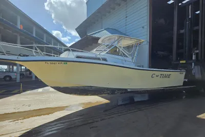 Mako 260 Walk Around