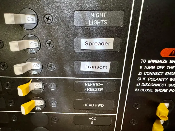 Amelie Yacht Photos Pics White/Blue Spreader & Underwater Lights