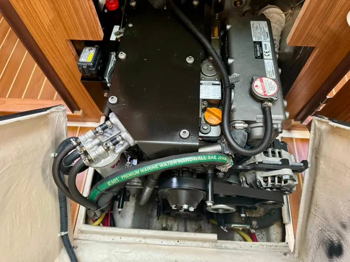 Amelie Yacht Photos Pics Yanmar 4JH57CR Diesel