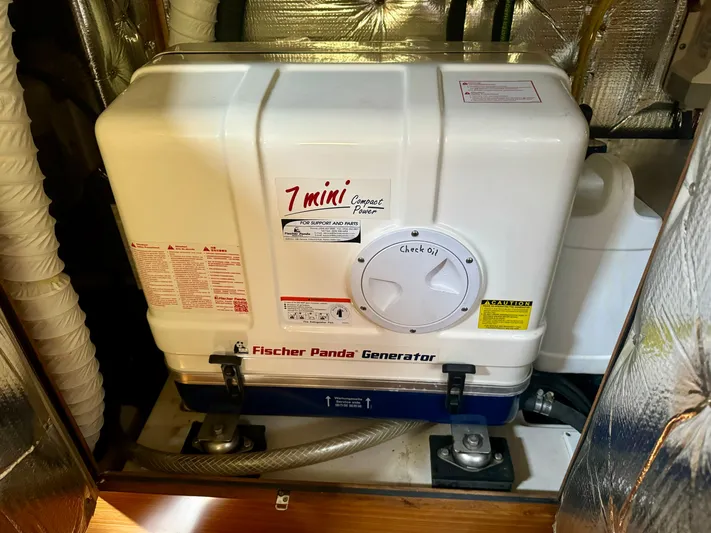 Amelie Yacht Photos Pics Panda Generator in Soundshield