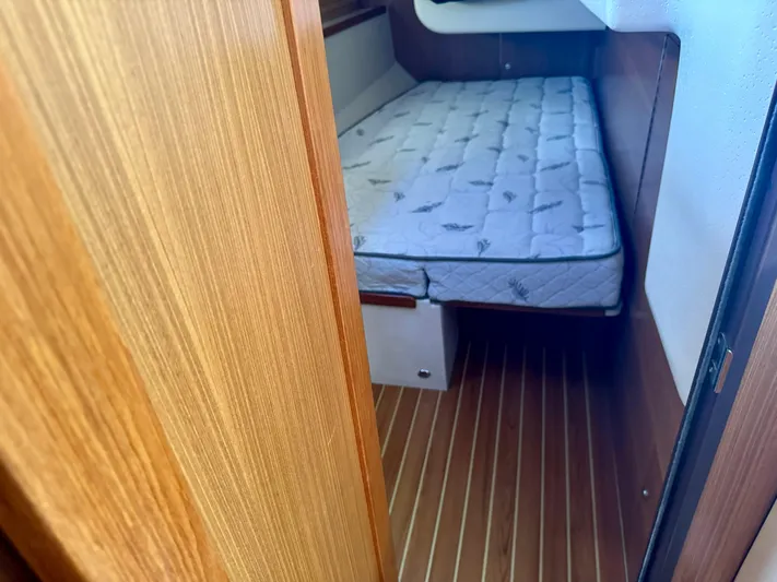 Amelie Yacht Photos Pics Starboard Aft Cabin Mattress