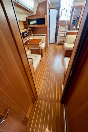 Amelie Yacht Photos Pics Super Open Interior