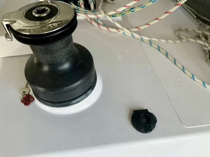 Amelie Yacht Photos Pics Starboard Cabintop Electric Winch