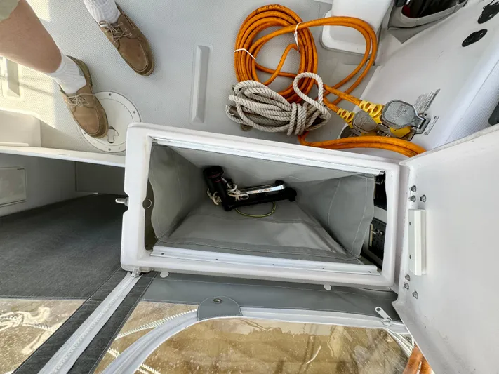 Amelie Yacht Photos Pics Stern Locker Access