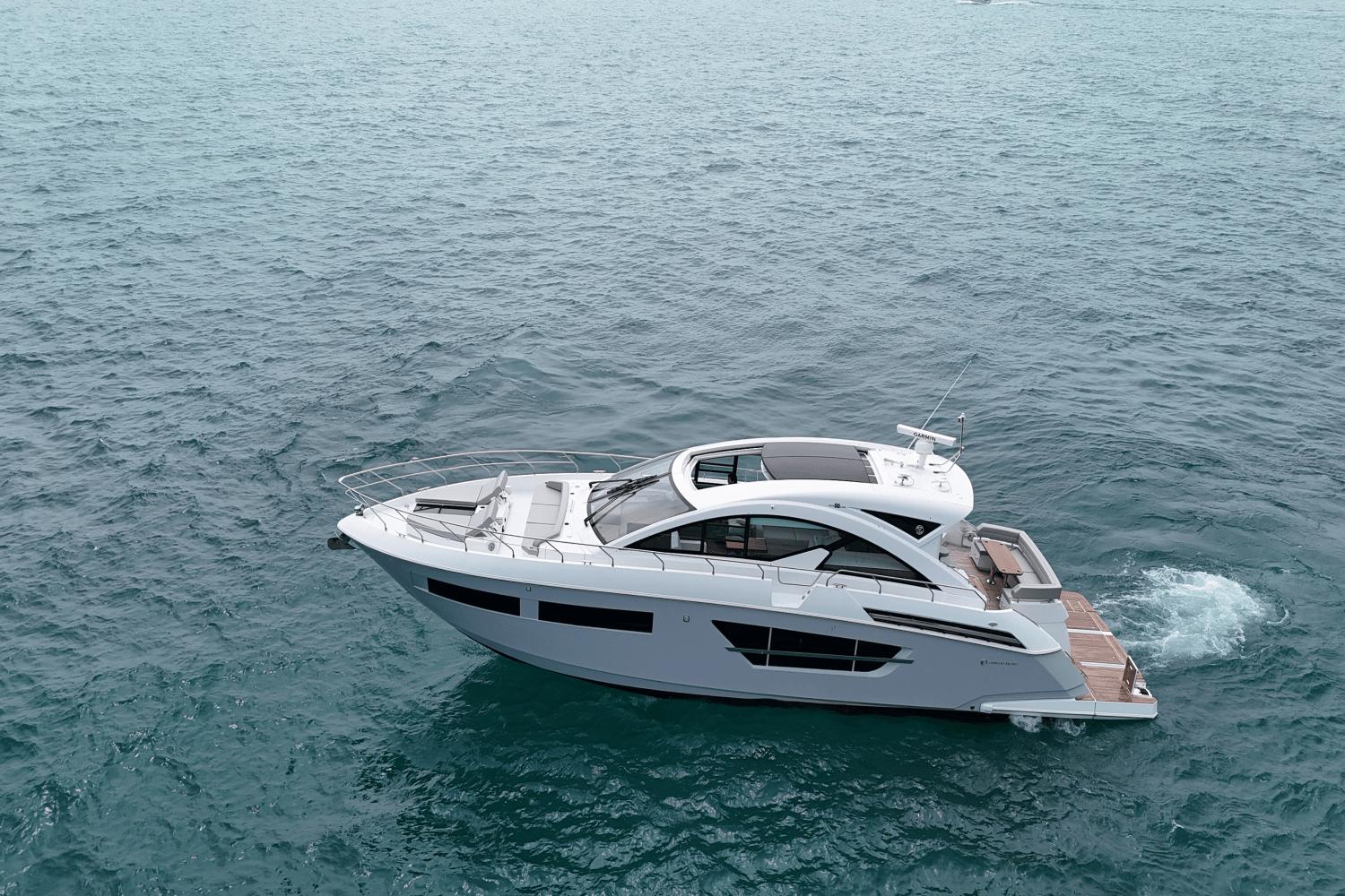 Cruisers Yachts 60 Cantius