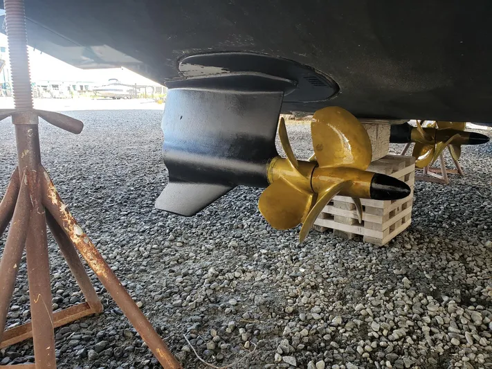 Supernova Yacht Photos Pics Starboard Volvo POD