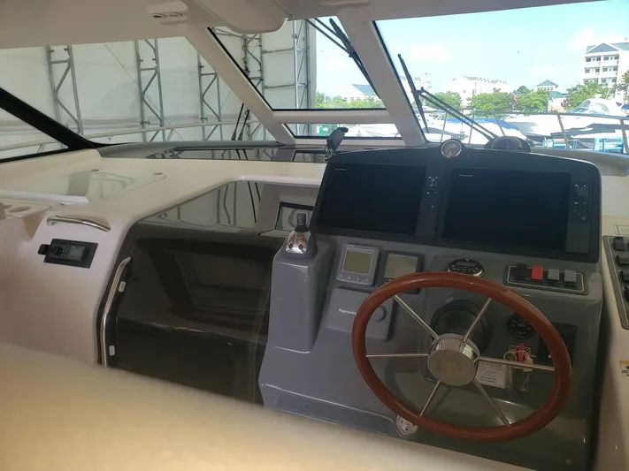 Supernova Yacht Photos Pics Helm Dash