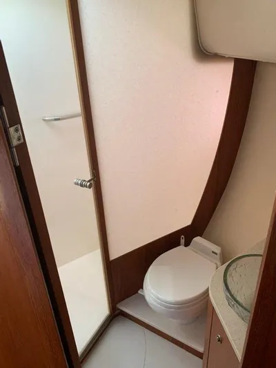 Supernova Yacht Photos Pics Master Head Shower Stall