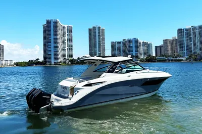 Sea Ray Sundancer 320 Outboard